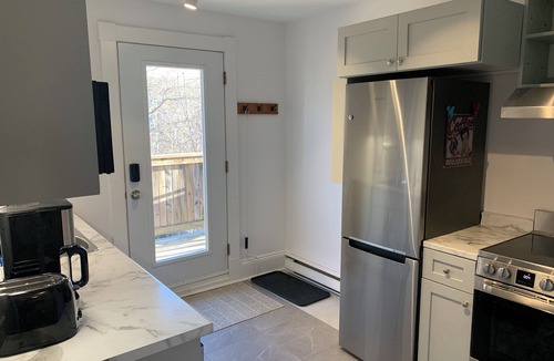 Wolfville Apartment | Executive Apartment 1 or 2 Bedroom Apartment in Downtown Wolfville