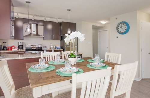 Crosstown Apartment | Executive Condo 3 beds 2 separate baths ac parking