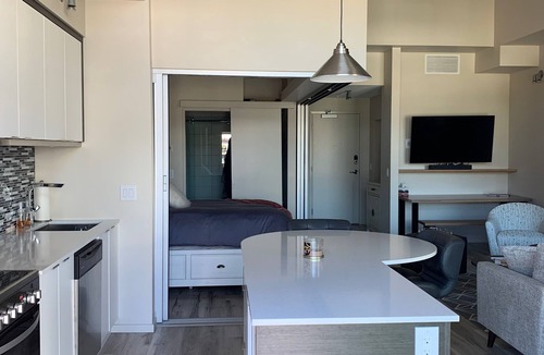 Kelowna Central Business District Condo | Executive condo in the heart of downtown Kelowna