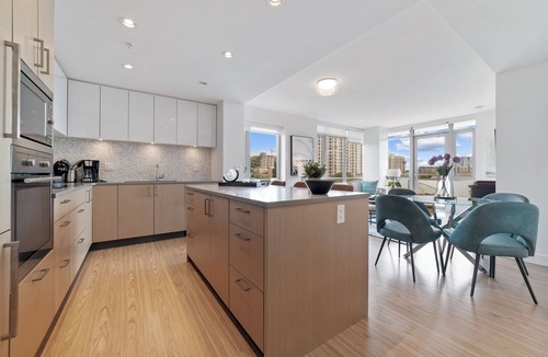 Downtown Victoria Apartment | Executive Haven: Luxe Condo in Downtown Oasis