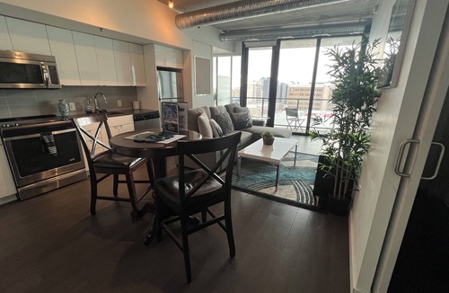 Downtown Winnipeg Apartment | Executive Luxury 2 bed Spacious Downtown WIFI laundry