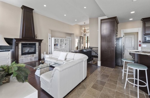 Ladysmith House | Executive Ocean View 2 bedrooms Sleeps 8 | Pet Friendly