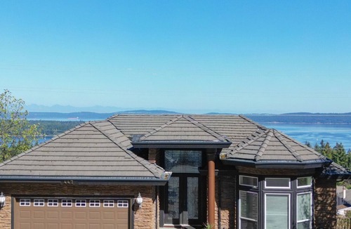 Ladysmith House | Executive Ocean View pet friendly Suite Sleeps 10 guest