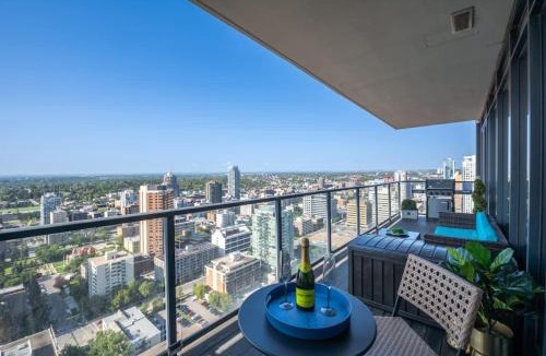 Connaught House | Executive Sky LUX - 2 BD 2BA Views Pool Patio & Gym