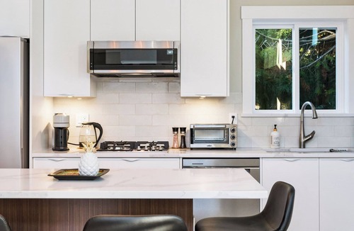 Crescent Beach Apartment | Executive Suite! Luxurious space w/private deck. Stroll to shops & restaurants.