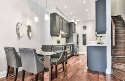 Lawrence Park House | Executive Townhouse 3Br+3Ba in Lawrence Park