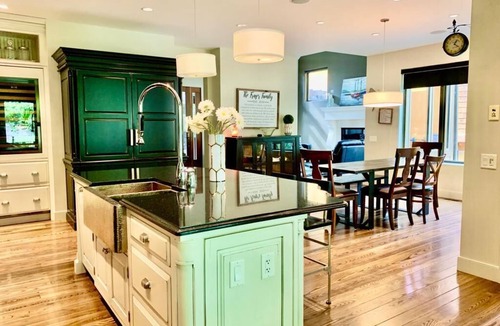 Central Okanagan House | Executive Wilderness Getaway Minutes from Downtown