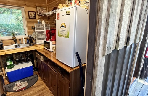 Maple Ridge Resort | Experience Glamping on a budget! Self contained, quiet, romantic, swim, fish,