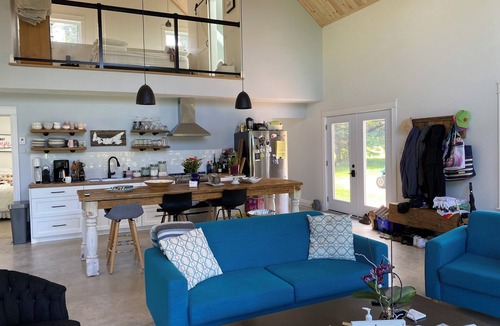 Anglo Rustico Cottage | Experience the North Shore