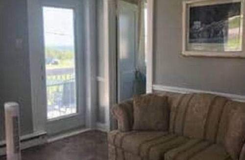Twillingate Cottage | Experience Tranquility: Cricket Field Offers Charming Retreat in Twillingatate