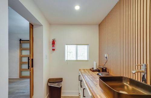 Bellepoint Apartment | Explore New River Gorge! High-End Hinton Retreat
