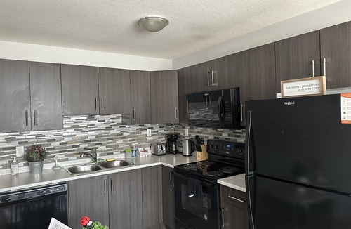 Saskatoon House | Exquisite 2 Bedroom suite with full amenities in Saskatoon