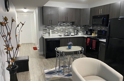 Saskatoon House | Exquisite 2 Bedroom suite with full amenities in Saskatoon