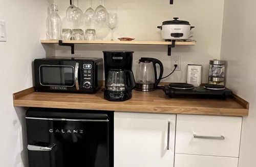 Plateau House | Exquisite Black & White Apartment with Unparalleled Charm