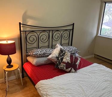 Fleetwood House | F1 Beautiful Comfortable Homestay - Private Room with All Amenities