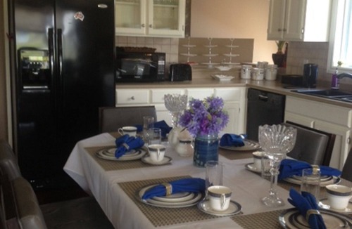 Niagara-on-the-Lake House | Fabulous Guesthouse B & B Located In The Heart Of Vineyard Country!