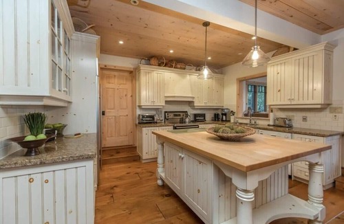 Bala House | Fabulous Lake Muskoka