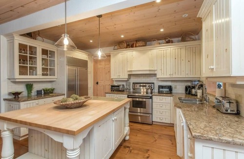 Bala House | Fabulous Lake Muskoka