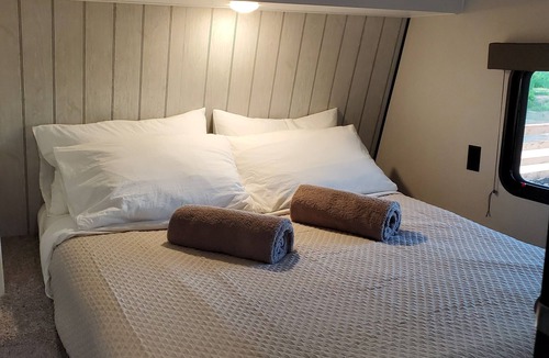 Cap-Pele House | Fabulous new 2 bedroom camper with ocean view. 5 min from Aboiteau Beach!