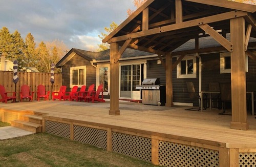 Kirkfield Cottage | Fabulous waterfront 3bdRm+ & 2wshrm Cottage in Kawartha Lakes 430' deep Yard