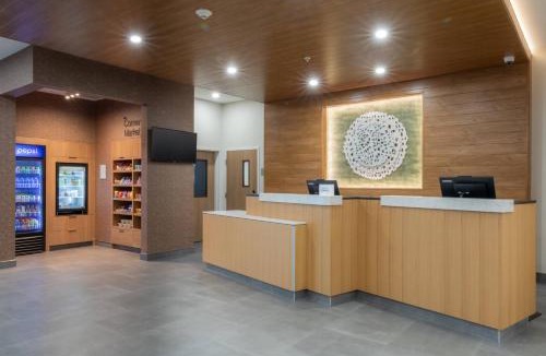 Salmon Arm Hotel | Fairfield Inn & Suites by Marriott Salmon Arm