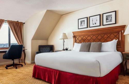 Mont-Tremblant Pedestrian Village Hotel | Fairmont Tremblant