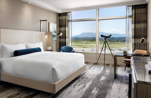 Richmond Hotel | Fairmont Vancouver Airport In-Terminal Hotel