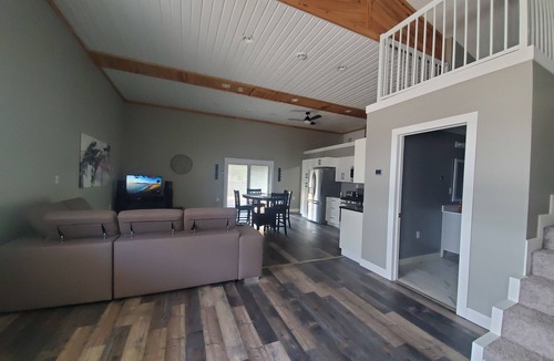 Town of Essex House | FAMILY- 2 Bedroom with upper loft with Waterfall, Horse ranch