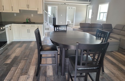 Town of Essex House | FAMILY- 2 Bedroom with upper loft with Waterfall, Horse ranch