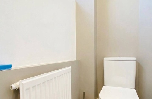 Liesing Apartment | Family 5BR Apt for 11 Near Schönbrunn