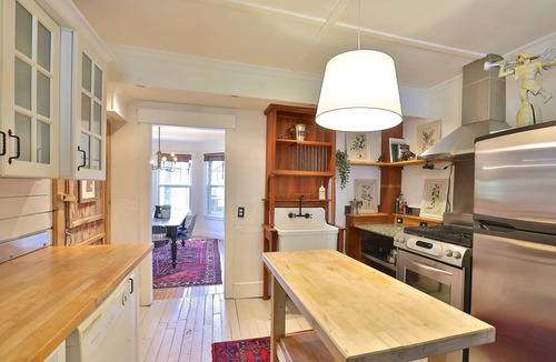 Ayers Cliff House | Family Autumn House in the ❤️ of the Eastern Townships