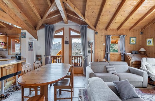Le Praz Ski Chalet | Family Chalet for 8 in Courchevel Le Praz with Wifi