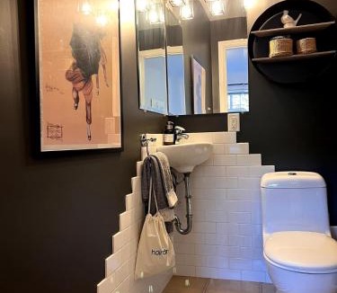 Saanich East House | Family Cottage at Horner Park