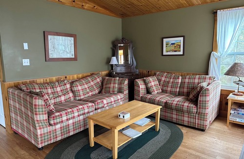 Wood Islands Cottage | Family cottage in PEI steps from beautiful beach! Pet-Friendly