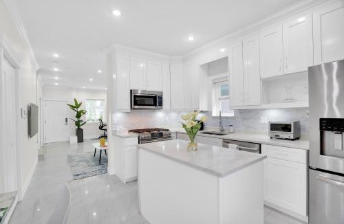 East Side House | Family-Friendly, 3 Bed House - Private Backyard-Central Location