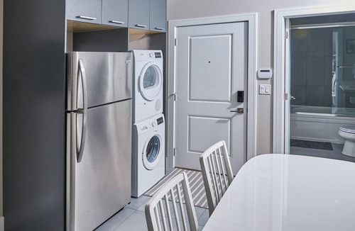 Burnaby Apartment | Family Friendly 3 Bed Rooms Basement Suite The Chateau - ST No. 00177094