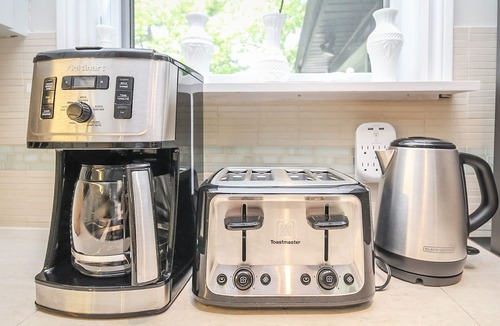 Wasaga Beach Cottage | Family friendly cottage 2 min from the beach