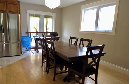 Terra Nova House | Family-friendly home on a quiet street close to everything