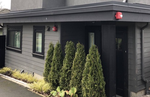 Renfrew-Collingwood House | Family friendly house w/ Park & Mountain View