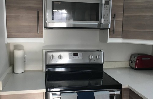 Sunset House | Family friendly, ideal for professional or executive