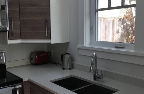 Sunset House | Family friendly, ideal for professional or executive