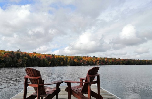 Lake of Bays Cottage | Family-friendly Muskoka cottage with private beach near Algonquin Park