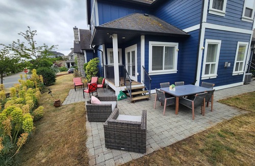 Bear Mountain Resort House | Family-friendly stay on Bear Mountain Golf Resort
