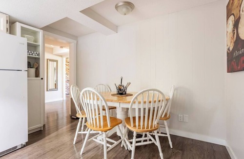 Maple Ridge Apartment | FAMILY FRIENDLY Suite in Central Maple Ridge