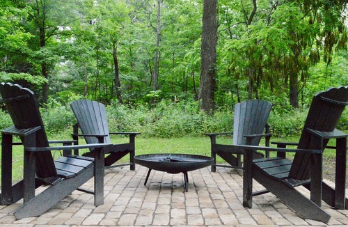 North Dumfries House | Family Style Home 5 minutes from the Gaslight District!