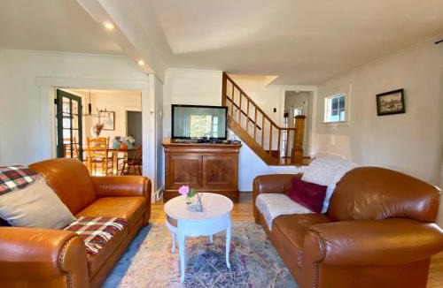 Ayers Cliff House | Family Summer House in the Eastern Townships