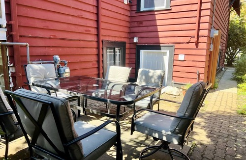 Kitsilano House | Family vacation private suite with pool and hot tub access