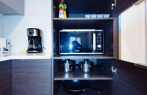 Cote-Des-Neiges—Notre-Dame-De-Grace Apartment | Fantastic* 2queen Beds*roof terrace gym