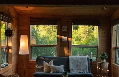 Canim Lake Cabin | Farm Stay in Eagle Cabin at beautiful Kayanara - NEW