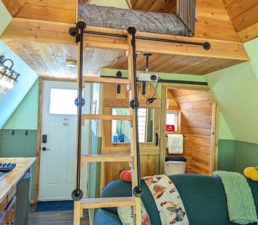 Brew Bay House | Farmhouse cabin on 33 acre farm